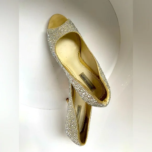 Brand Benjamin Adams Color Ivory Duchesse Silk. - Picture 2 of 10